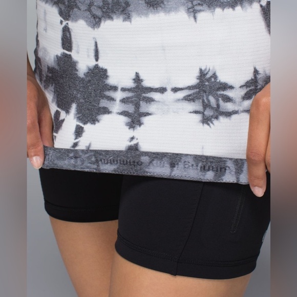 Lululemon Run: Swiftly Tech Short Sleeve Scoop *Tie Dye Heathered Black Size 8 - Picture 4 of 8